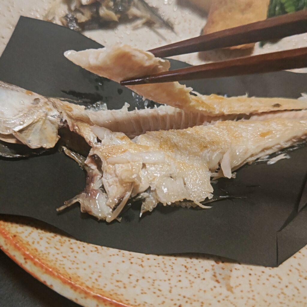 お魚のいただき方 和食作法講座 名古屋ビューティー8.ブリッジ https://sorrisocarino.com/wp-content/uploads/2023/09/DSC_63943-scaled.jpg