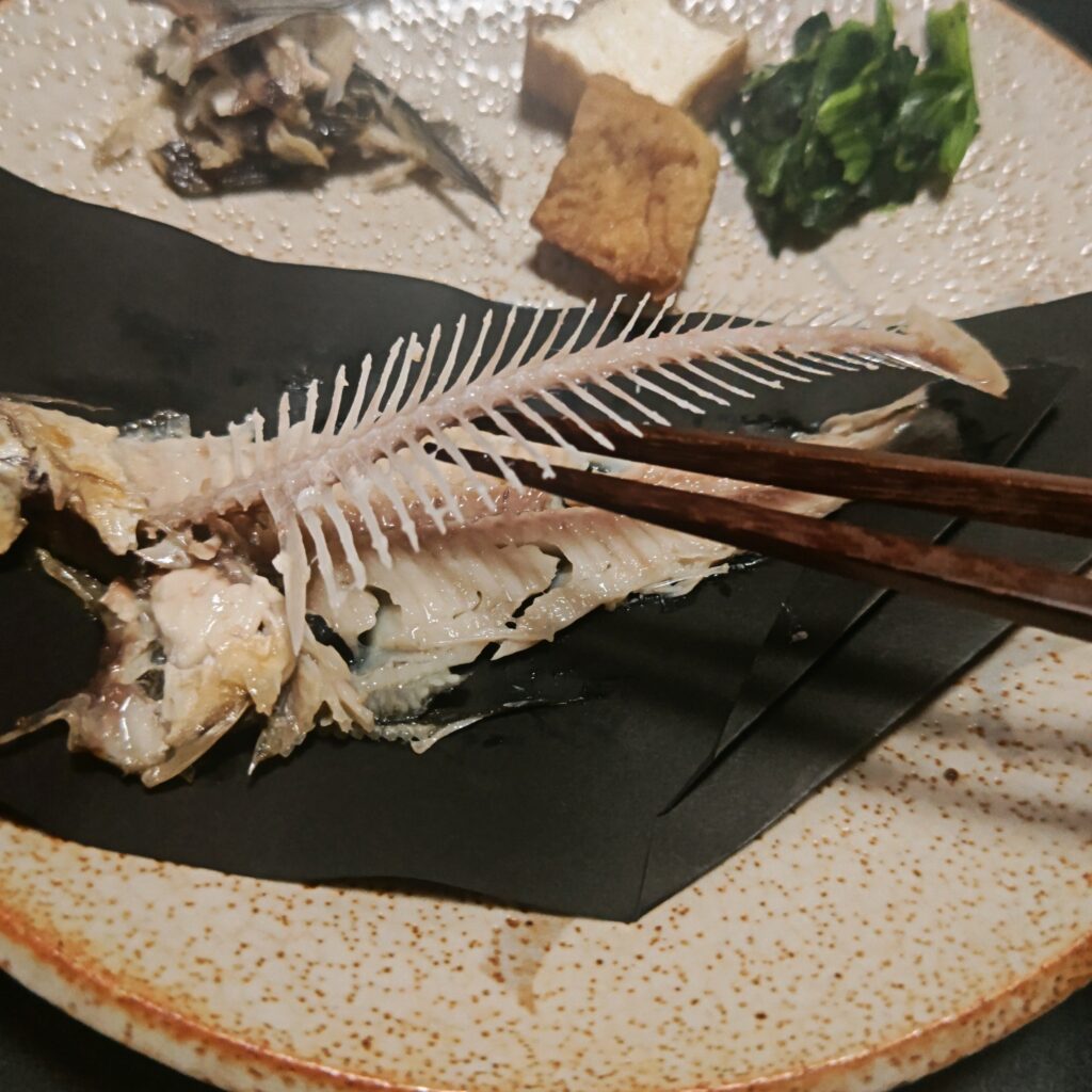 お魚の食べ方 和食テーブルマナーお作法講座 名古屋ビューティー8ブリッジ https://sorrisocarino.com/wp-content/uploads/2023/09/DSC_63983-scaled.jpg