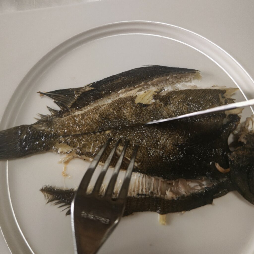 お魚のいただき方 テーブルマナー カトラリー編 名古屋ビューティー8.ブリッジ
https://sorrisocarino.com/wp-content/uploads/2023/09/DSC_64092-scaled.jpg