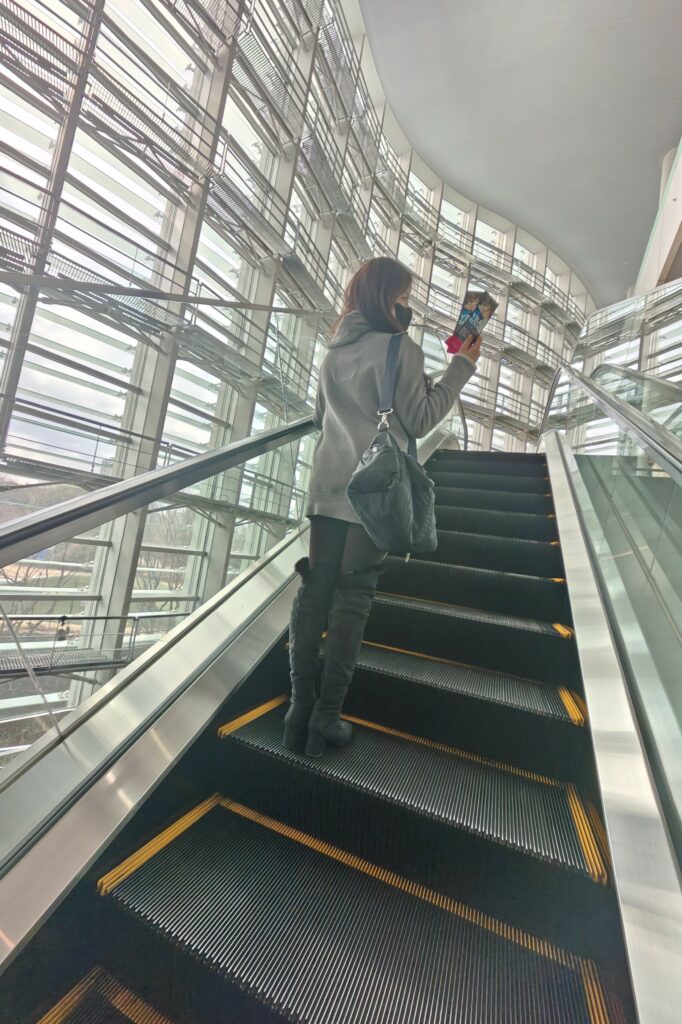 国立新美術館 YBAhttps://sorrisocarino.com/wp-content/uploads/2026/02/2602161202550062-scaled.jpg