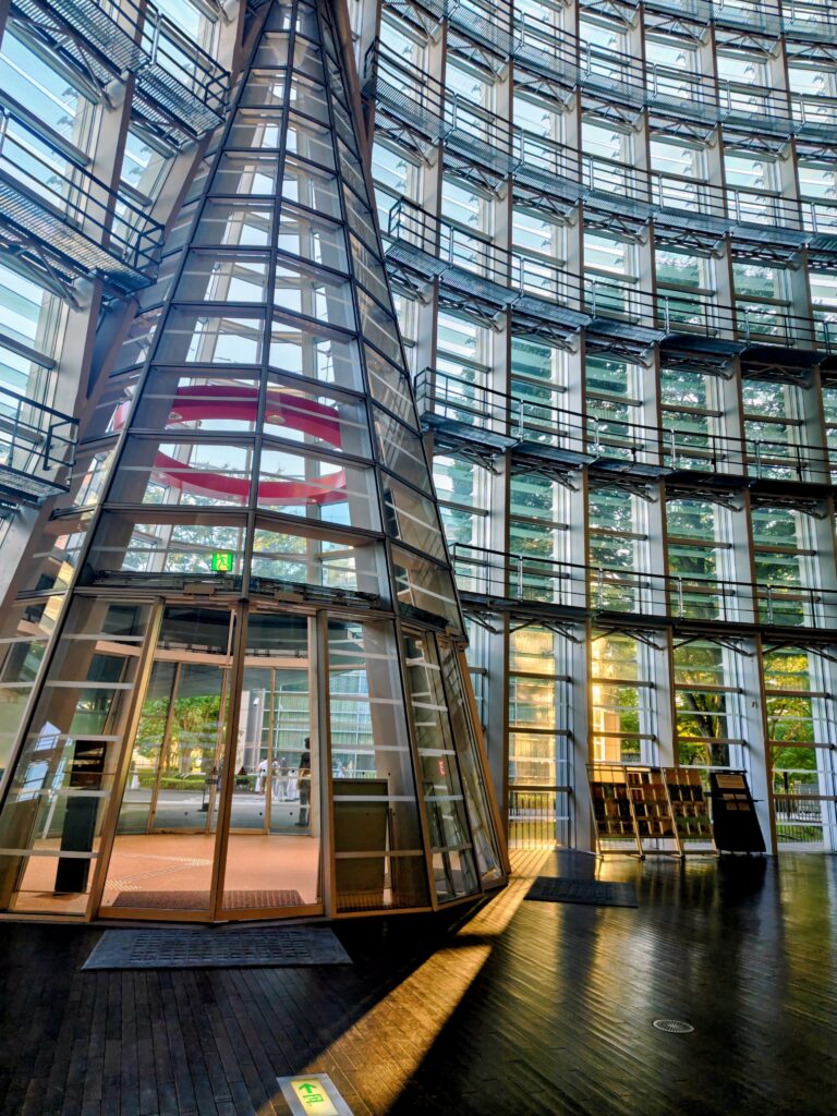 国立新美術館